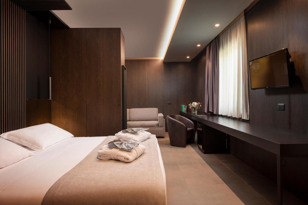 Sport Village Hotel & Spa กัสเตลดิซังโกร ภายนอก รูปภาพ